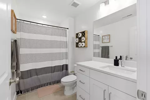Bath - 983 E Malibu Dr, Washington, UT 84780 photo 4 of 4