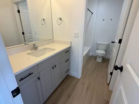 Bath - 1186 E Marlowe Way, Washington, UT 84780 photo 1 of 2