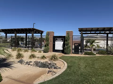 Exterior - 1186 E Marlowe Way, Washington, UT 84780 photo 6 of 7