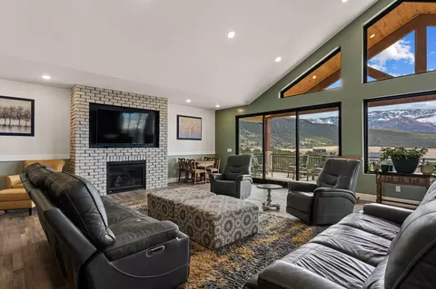 Living - 2753 W Eagle Ridge Lp Lp, Cedar City, UT 84720 photo 2 of 4