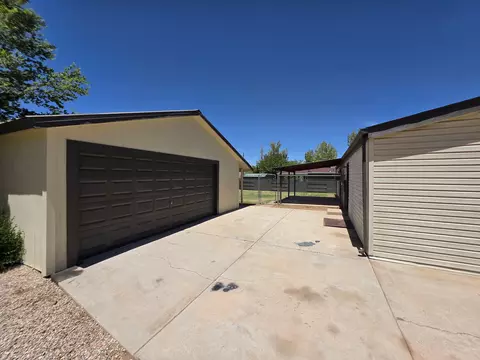 Exterior - 453 N 200 E, Parowan, UT 84761 photo 5 of 7