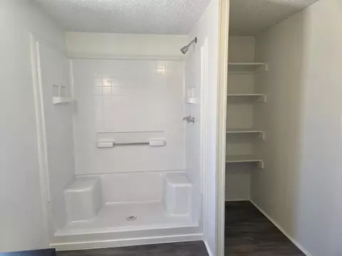 Bath - 453 N 200 E, Parowan, UT 84761 photo 3 of 3