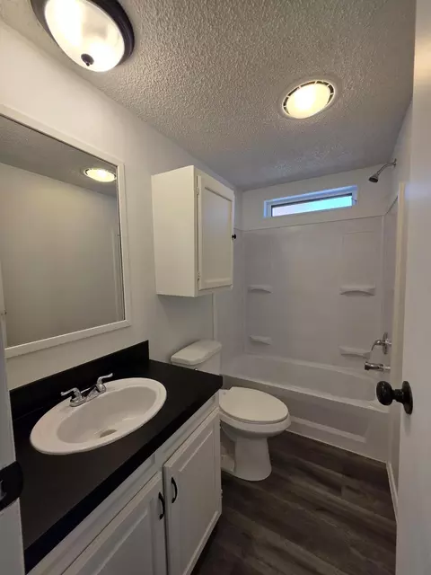 Bath - 453 N 200 E, Parowan, UT 84761 photo 1 of 3