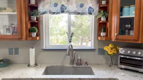 Kitchen - 1797 E Sunset Rd, Cedar City, UT 84721 photo 5 of 6