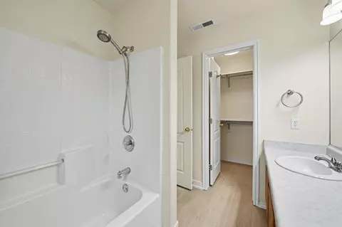 Bath - 2804 E 350 N, Saint George, UT 84790 photo 2 of 3