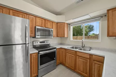 Kitchen - 2804 E 350 N, Saint George, UT 84790 photo 2 of 2