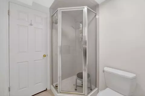 Bath - 563 E 350 N, Bountiful, UT 84010 photo 5 of 5