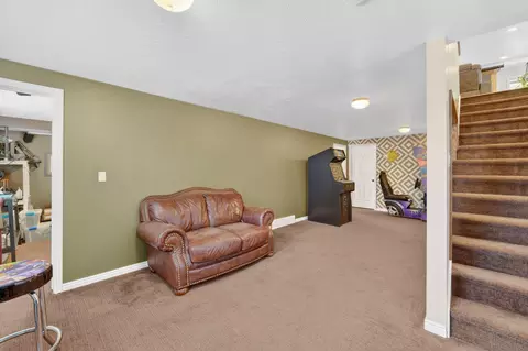 Entry Way - 563 E 350 N, Bountiful, UT 84010 photo 3 of 5