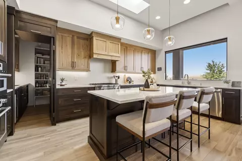 3289 S Drifting Dunes Ln, Hurricane, UT 84737