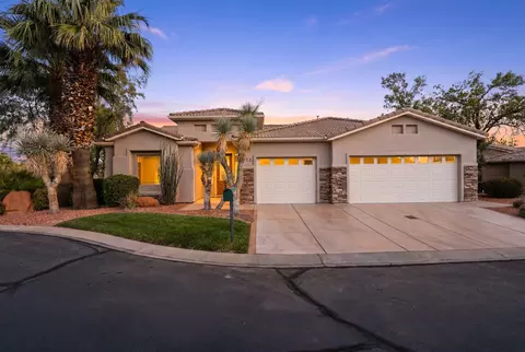 696 N 1200 W, Washington, UT 84780