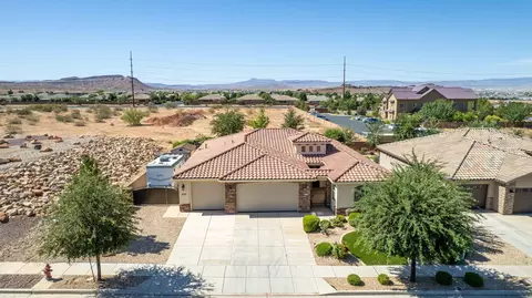 View/Area - 956 E Roadrunner Dr, Washington, UT 84780 photo 1 of 8