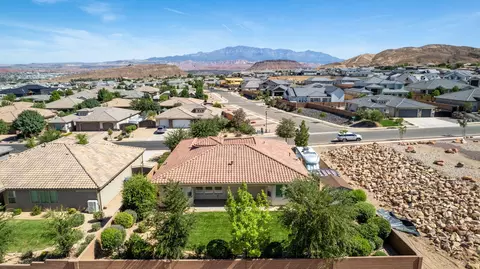 View/Area - 956 E Roadrunner Dr, Washington, UT 84780 photo 4 of 8