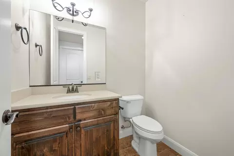 Bath - 956 E Roadrunner Dr, Washington, UT 84780 photo 3 of 4
