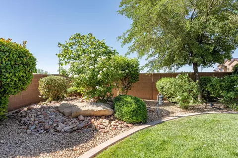 Exterior - 956 E Roadrunner Dr, Washington, UT 84780 photo 9 of 12