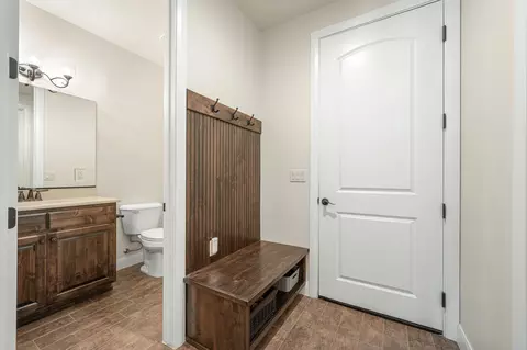 Entry Way - 956 E Roadrunner Dr, Washington, UT 84780 photo 2 of 3