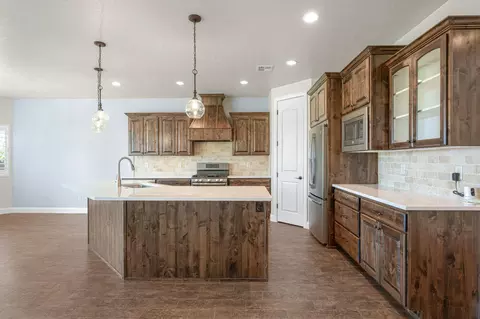 Kitchen - 956 E Roadrunner Dr, Washington, UT 84780 photo 2 of 4