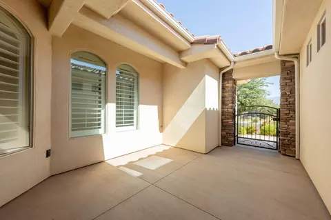 Exterior - 956 E Roadrunner Dr, Washington, UT 84780 photo 4 of 12