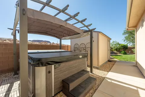 Exterior - 956 E Roadrunner Dr, Washington, UT 84780 photo 5 of 12