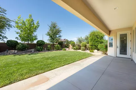 Exterior - 956 E Roadrunner Dr, Washington, UT 84780 photo 7 of 12
