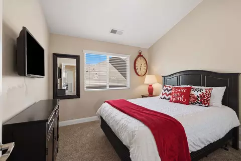Bedroom - 4149 E Torrey Pines Dr, Washington, UT 84780 photo 6 of 9