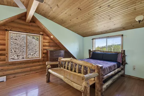 Bedroom - 438 W Eagles Roost St, Brian Head, UT 84719 photo 6 of 9