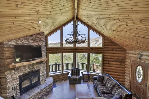 Living - 438 W Eagles Roost St, Brian Head, UT 84719 photo 4 of 9