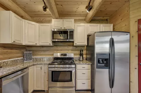 Kitchen - 438 W Eagles Roost St, Brian Head, UT 84719 photo 3 of 5