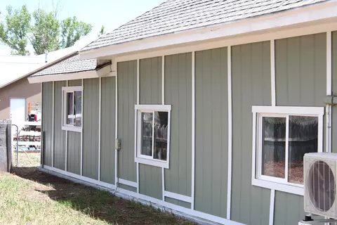 Exterior - 76 W Center St, Hatch, UT 84735 photo 3 of 6