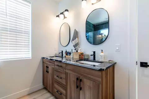 Bath - 4413 N Half Mile Rd, Cedar City, UT 84720 photo 6 of 7