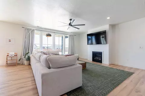 Living - 4413 N Half Mile Rd, Cedar City, UT 84720 photo 2 of 2