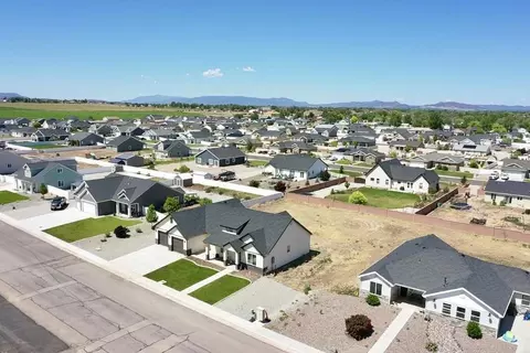 View/Area - 4413 N Half Mile Rd, Cedar City, UT 84720 photo 5 of 7