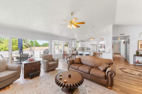 985 E Fort Pierce Dr, Saint George, UT 84790