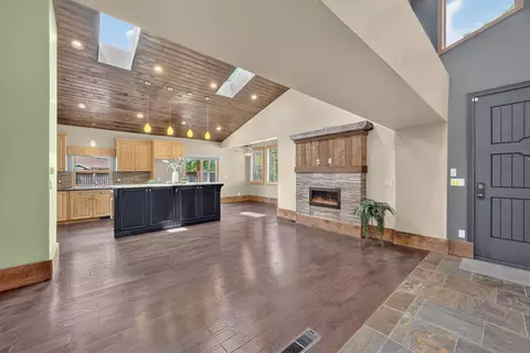 3200 E 3900 S, Holladay, UT 84124 photo 2