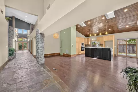 3200 E 3900 S, Holladay, UT 84124 photo 3