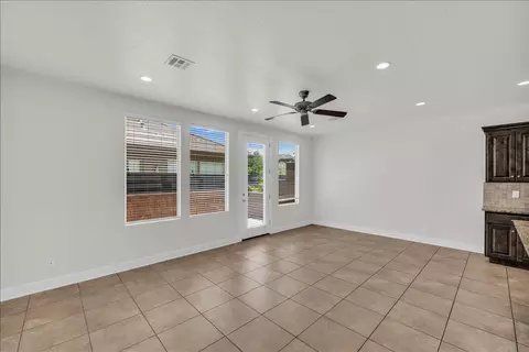 4209 E Torrey Pines Dr, Washington, UT 84780 photo 6