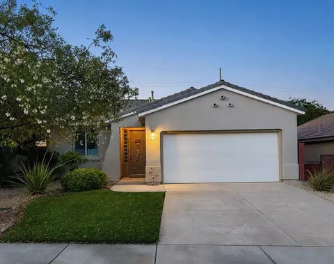912 N Echo Ln, Washington, UT 84780