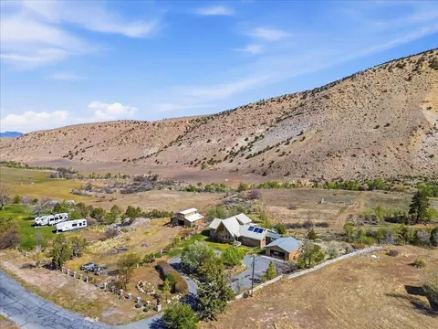 811 E Canyon Rd, Mayfield, UT 84643 photo 5