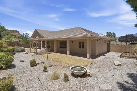 988 E Silver Falls Dr, Washington, UT 84780 photo 29