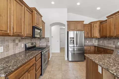 988 E Silver Falls Dr, Washington, UT 84780 photo 9
