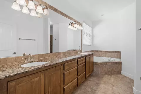 988 E Silver Falls Dr, Washington, UT 84780 photo 18