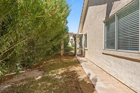 Exterior - 504 E Telegraph St # 14, Washington, UT 84780 photo 5 of 6