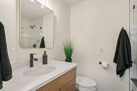 Bath - 504 E Telegraph St # 14, Washington, UT 84780 photo 1 of 4