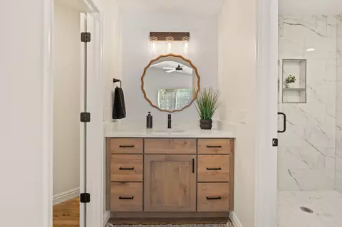 Bath - 504 E Telegraph St # 14, Washington, UT 84780 photo 3 of 4