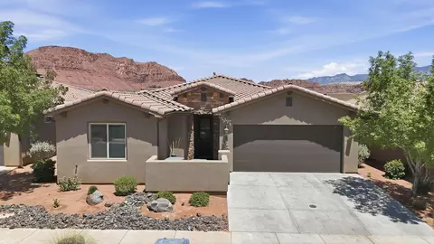 3800 Paradise Village Dr # 14, Santa Clara, UT 84765