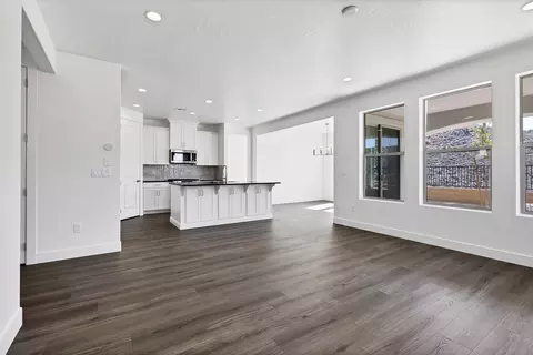 Living - 1356 N Rustico Dr, Washington, UT 84780 photo 2 of 4