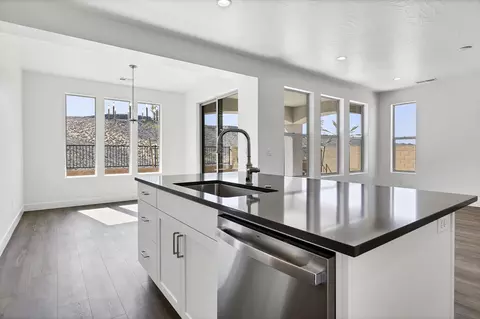 Kitchen - 1356 N Rustico Dr, Washington, UT 84780 photo 5 of 5