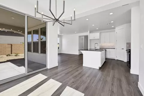 Dining - 1356 N Rustico Dr, Washington, UT 84780 photo 2 of 2