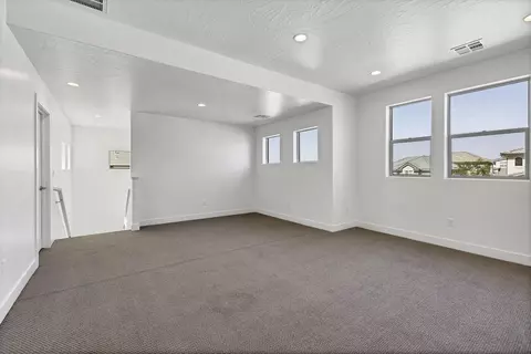 Living - 1356 N Rustico Dr, Washington, UT 84780 photo 4 of 4