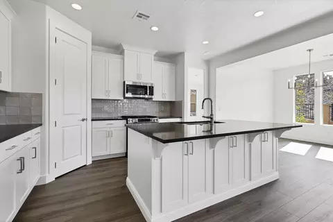 Kitchen - 1356 N Rustico Dr, Washington, UT 84780 photo 1 of 5