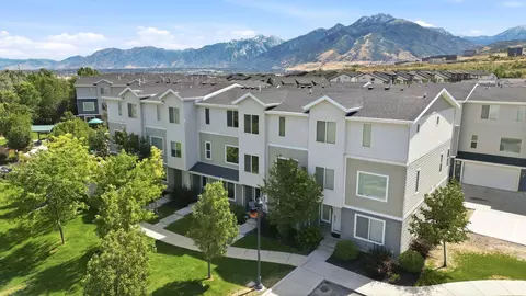 View/Area - 662 W Koins Way, Bluffdale, UT 84065 photo 2 of 7